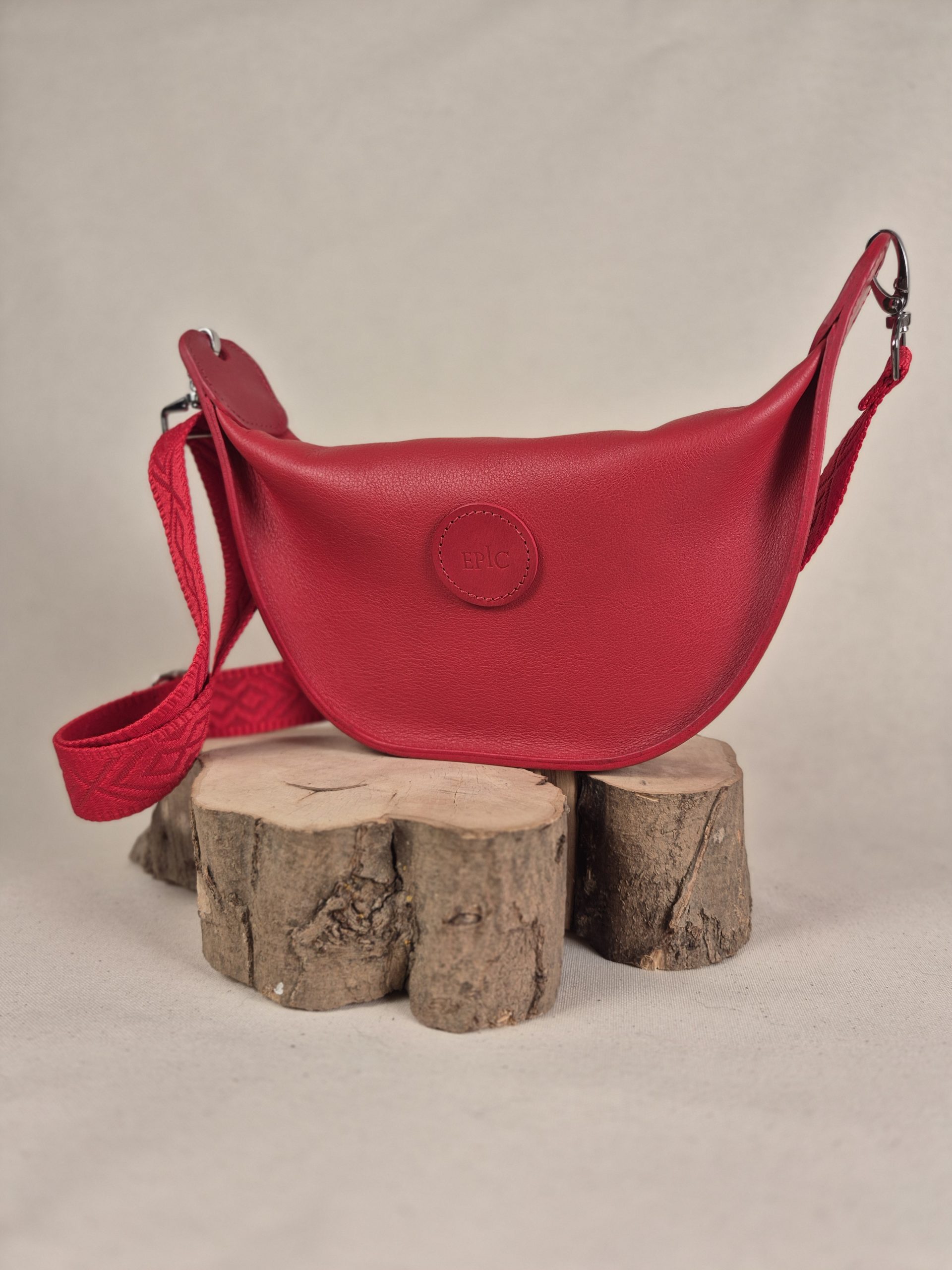 sac banane demi-volte cuir bovin Rouge avec sangle réglable