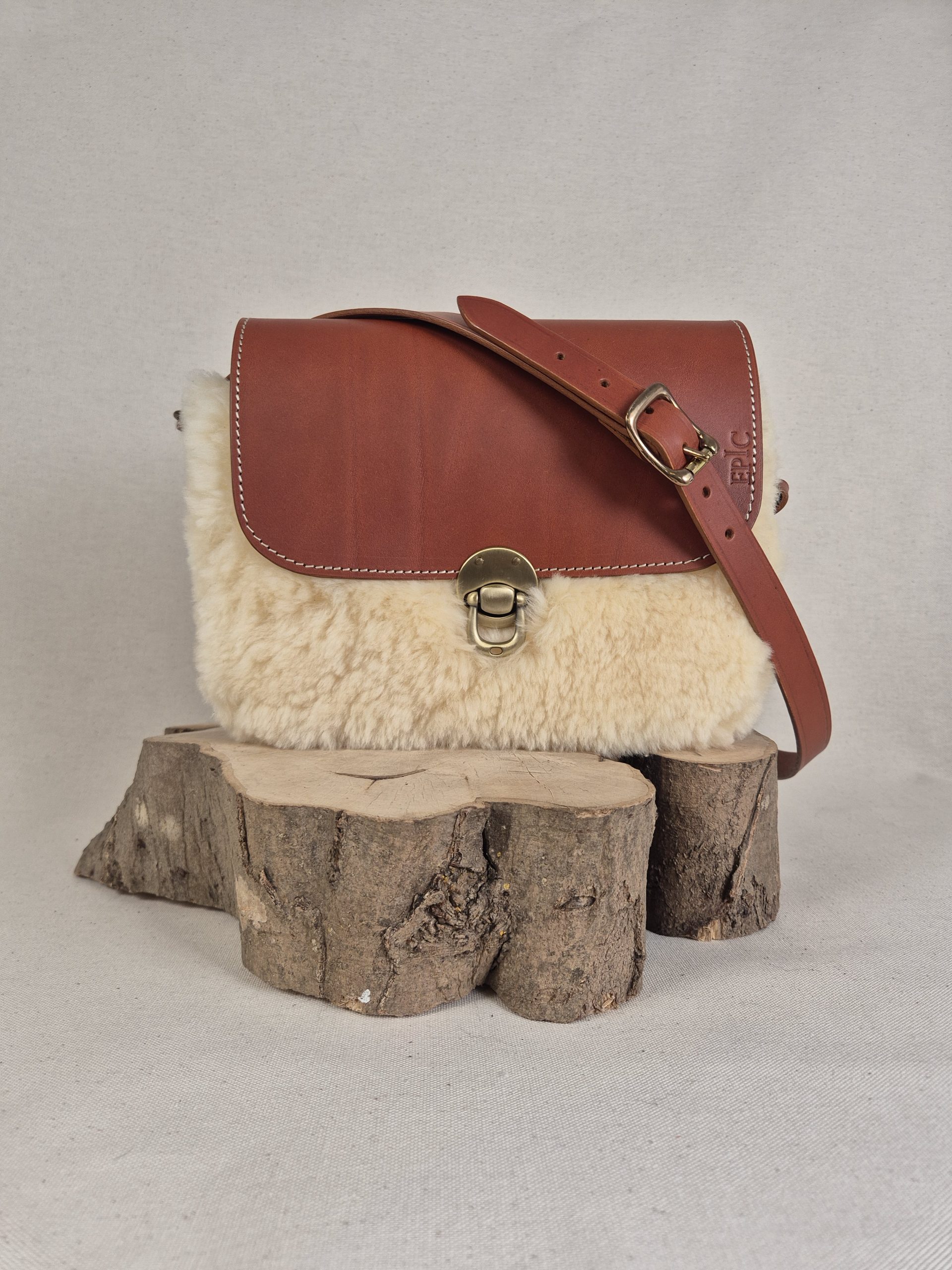 tillon hiver camel-creme 1 sac-tillon-laine-ecru-cognac-bandouliere